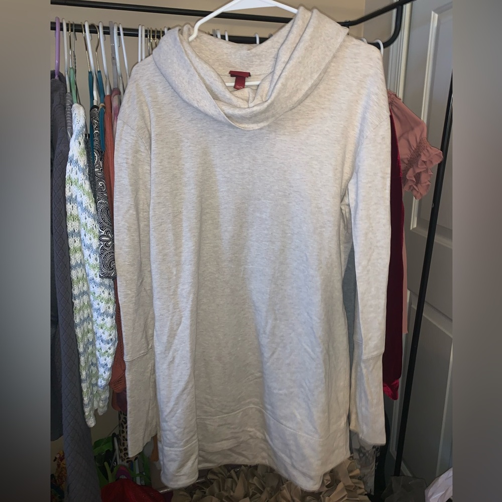 Long sleeve pullover with turtleneck